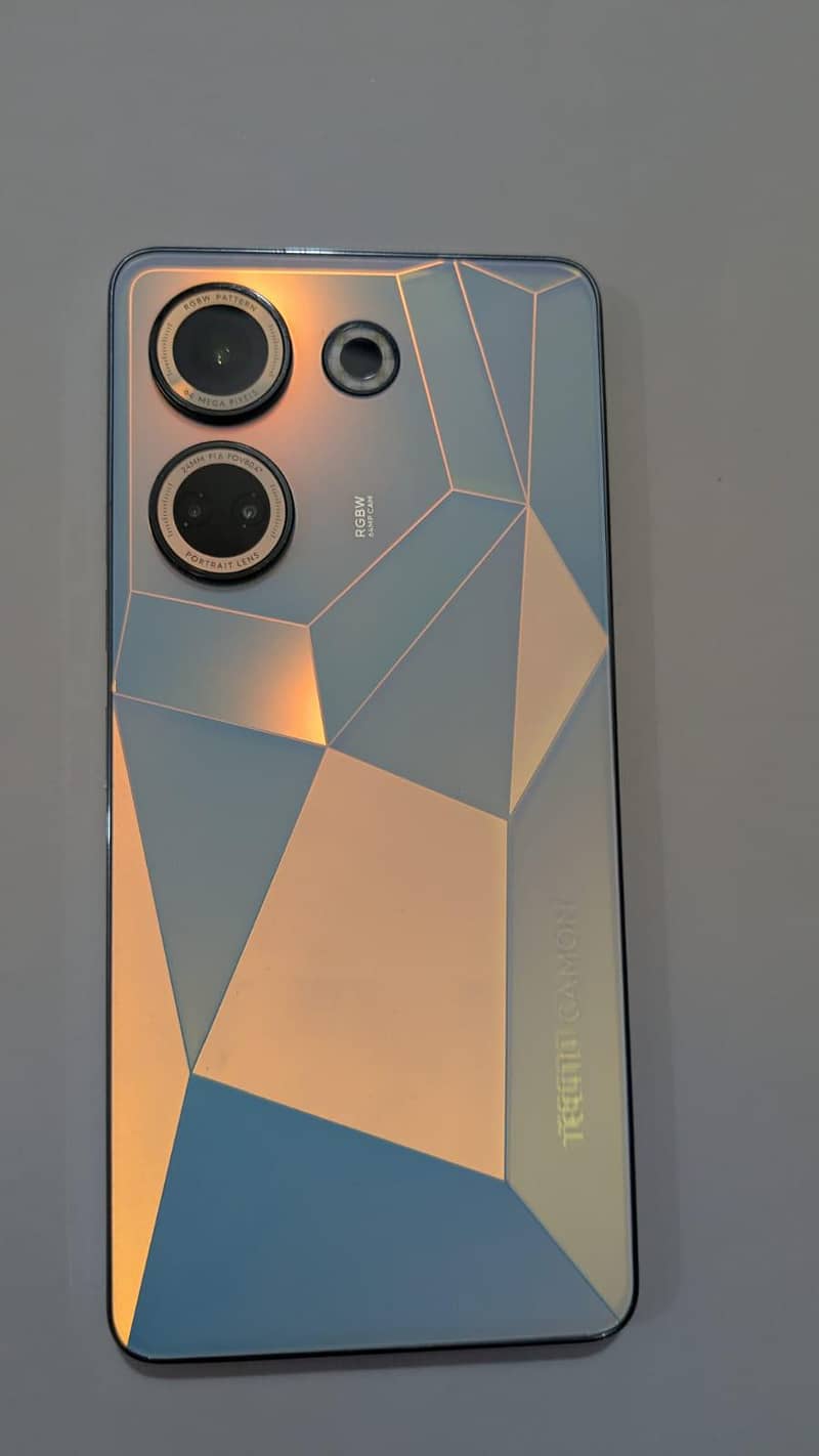 Tecno CAMON 20 0