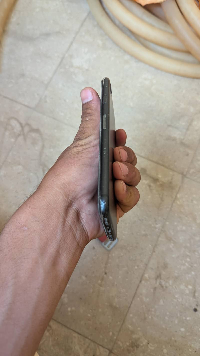 Apple iPhone 7 1