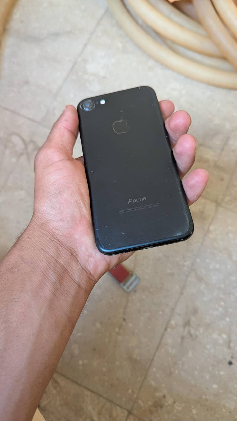 Apple iPhone 7 3