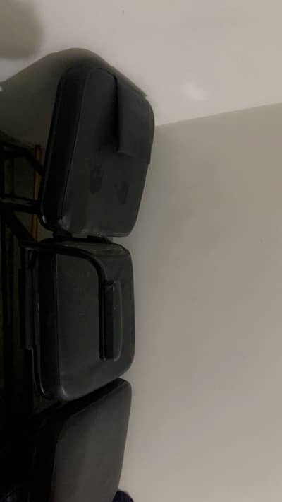 Facial bed for parlour