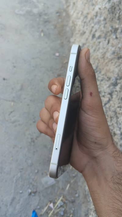 Apple iPhone 15