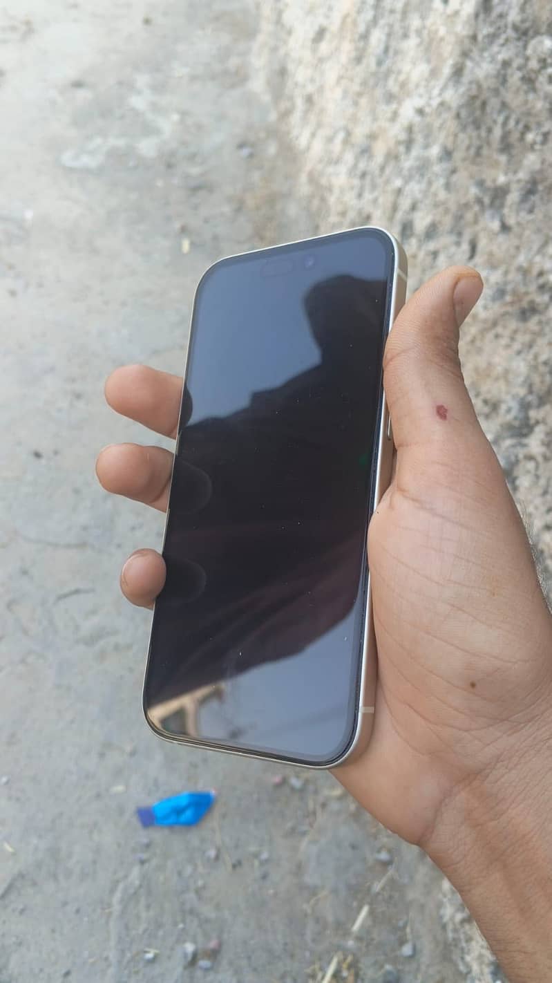 Apple iPhone 15 5