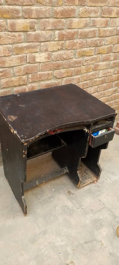 Computer Table Urgent for Sale
