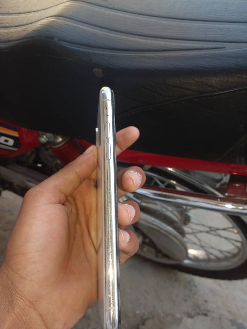 Apple iPhone X 1