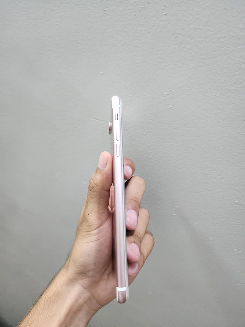 Apple iPhone 7 Plus 2