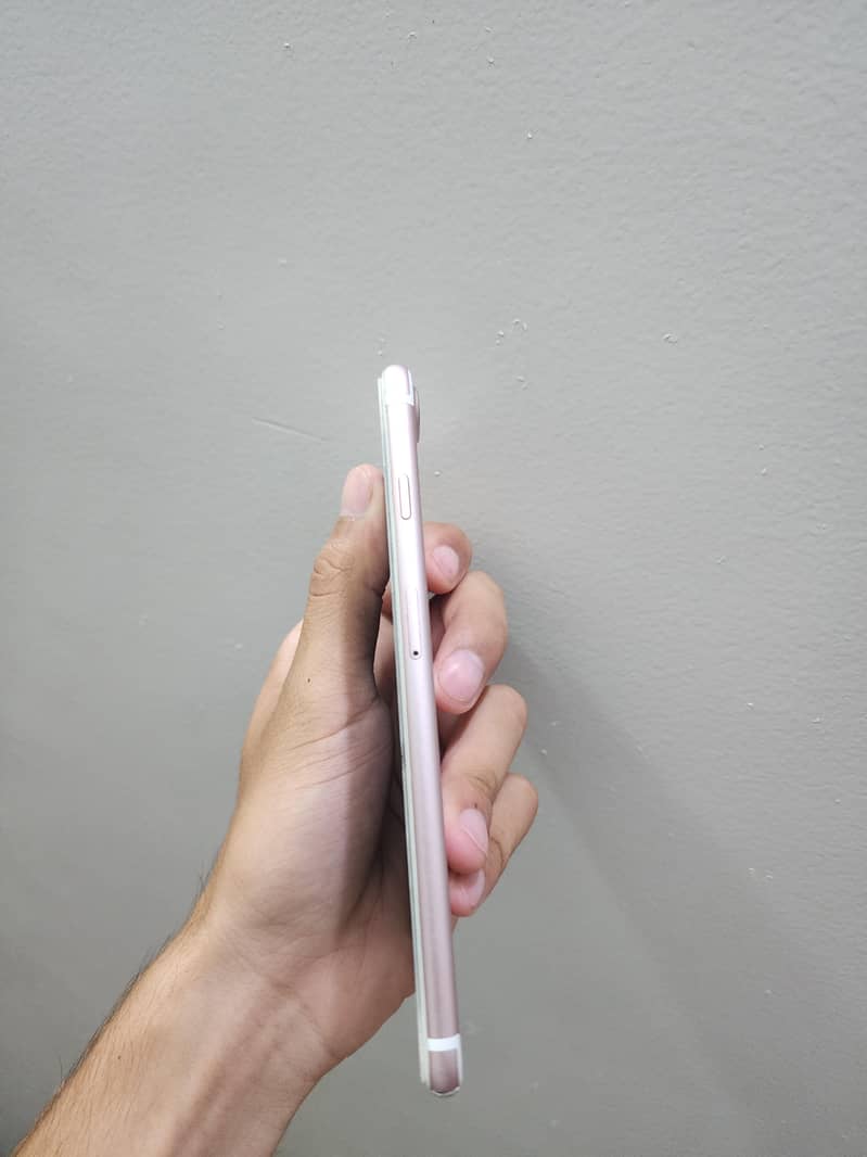 Apple iPhone 7 Plus 3