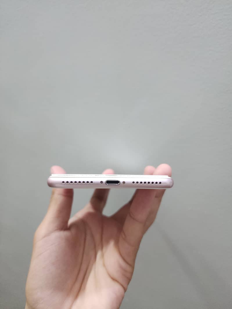 Apple iPhone 7 Plus 5