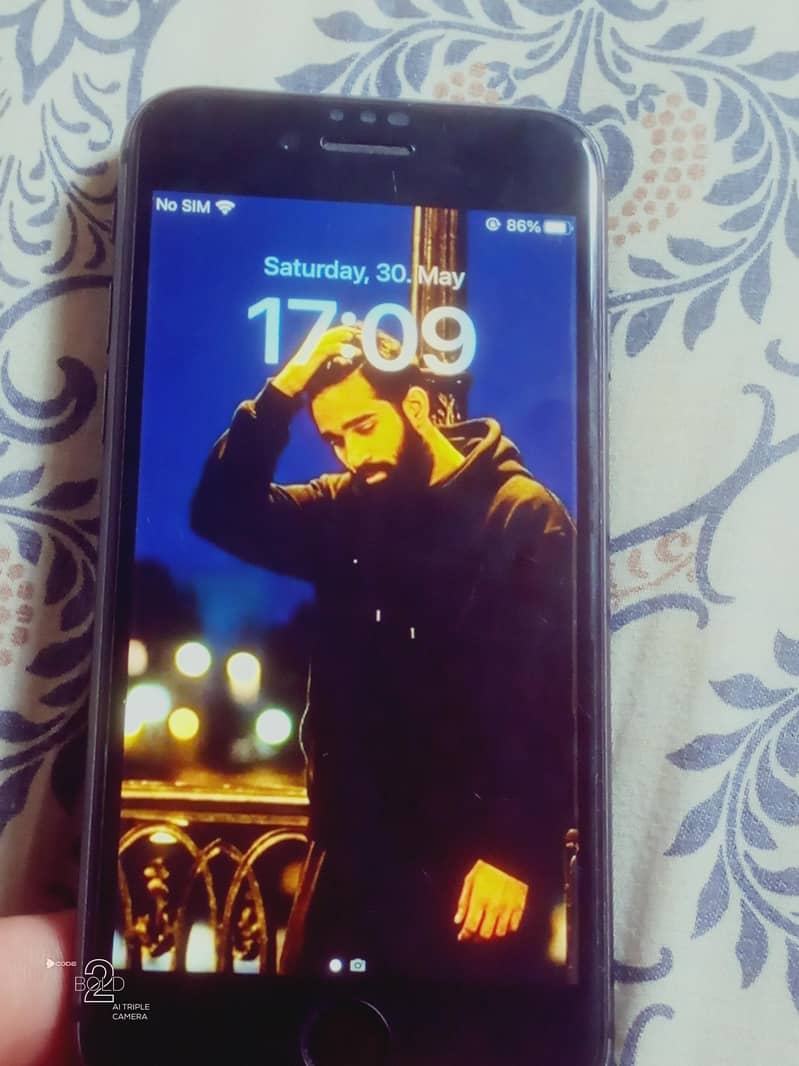 Apple iPhone 8 1