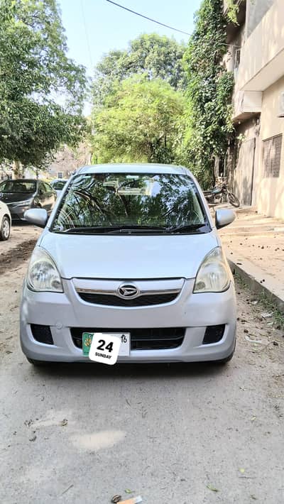 Daihatsu Mira 2011