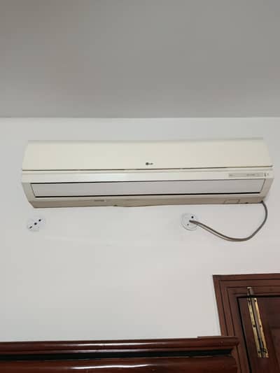LG Split Room Air Conditioner S186DC used good condition.