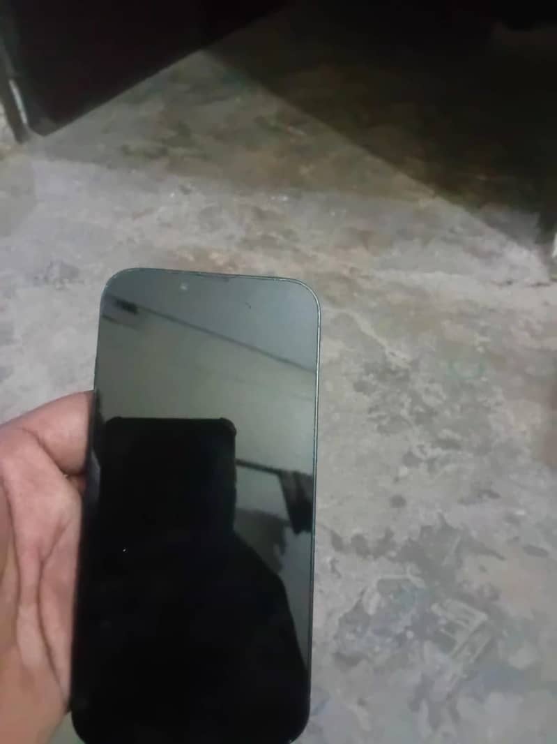 iPhone 13 7