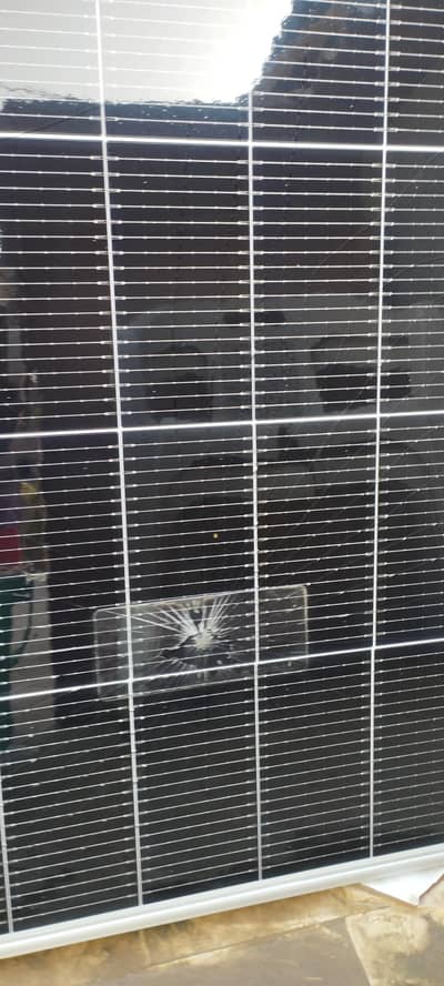Slightly damaged Longi 615w genuine A grade panel