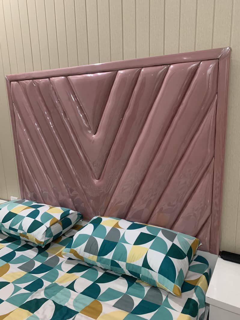 Bed set With Side Table 2