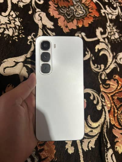 Infinix hot 60i 10/10 all ok phone 6+4/128 box charger