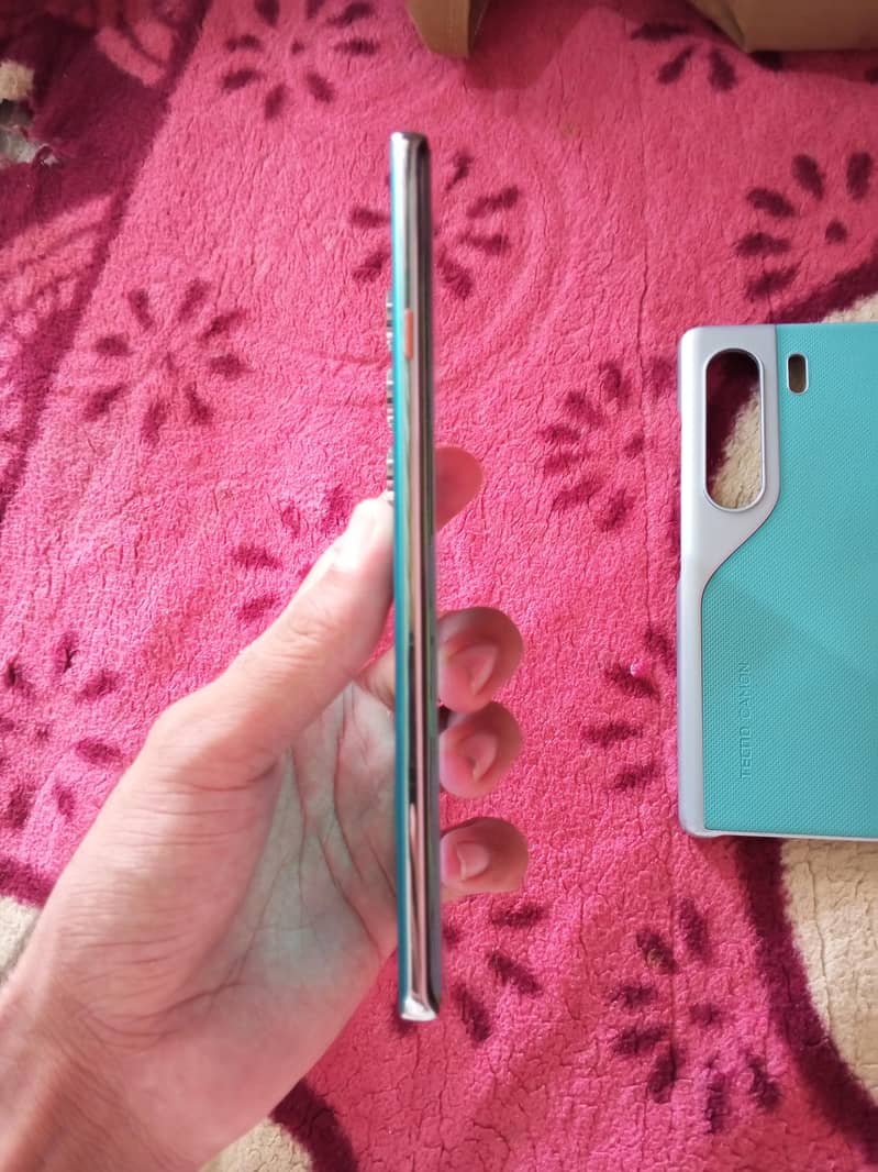 Tecno CAMON 40 Pro 2