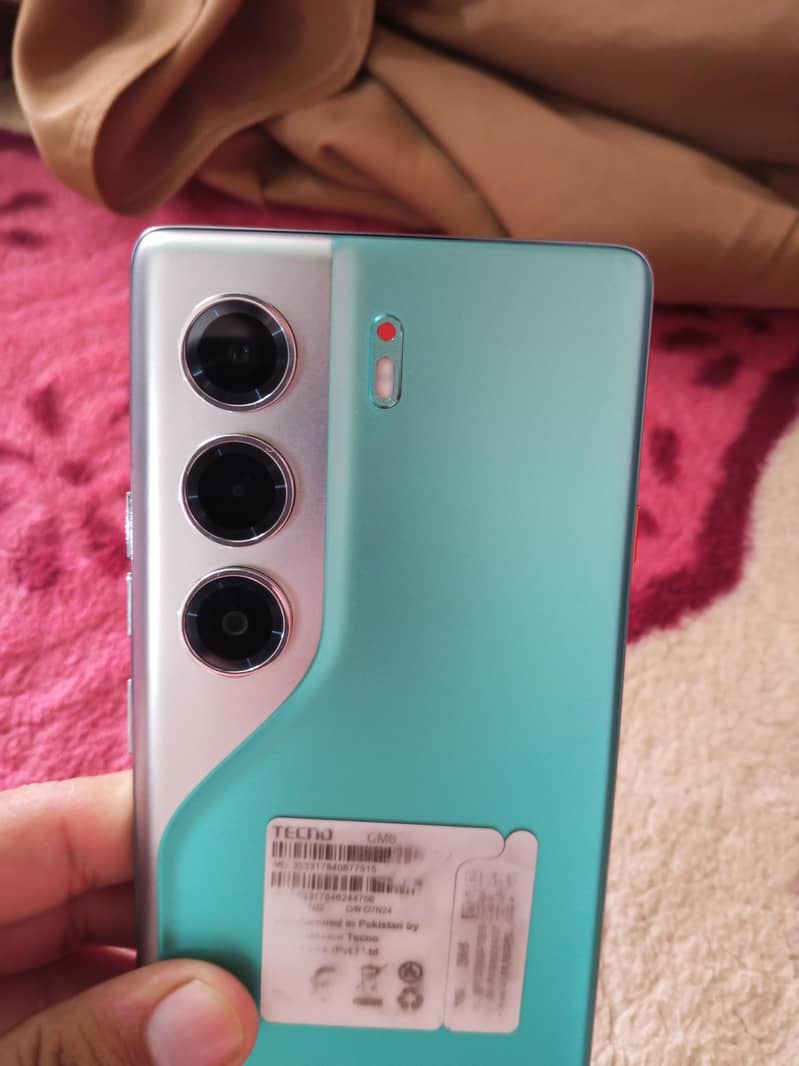 Tecno CAMON 40 Pro 8