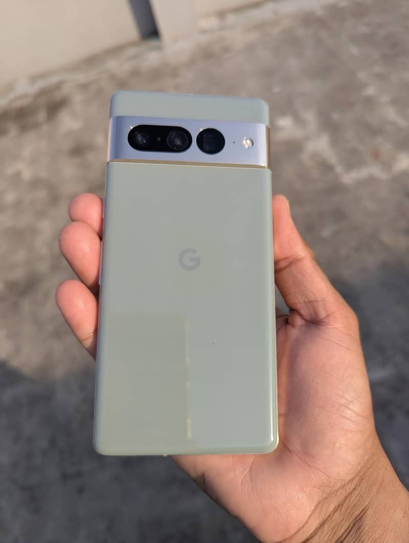 Google Pixel 7 Pro 12