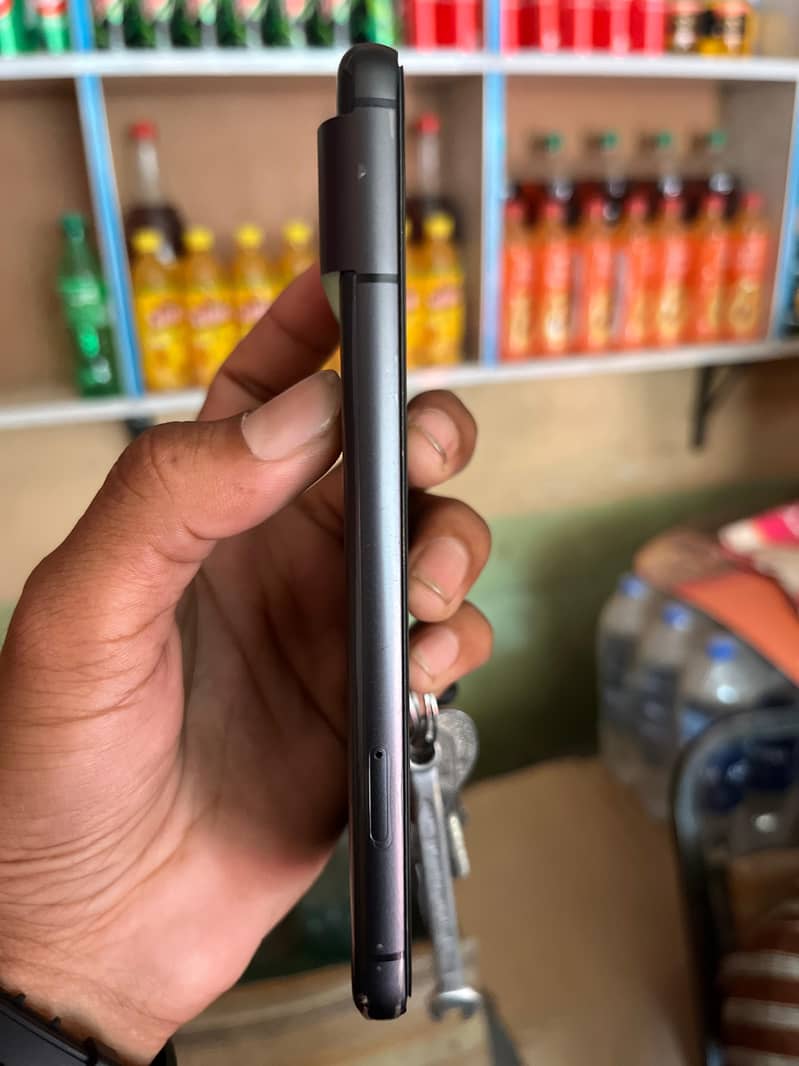 Google Pixel 8 4