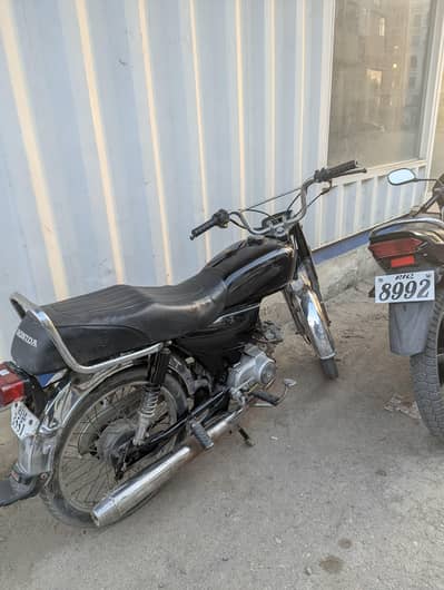 hi speed bike hai 2009 model hai engine jeniune