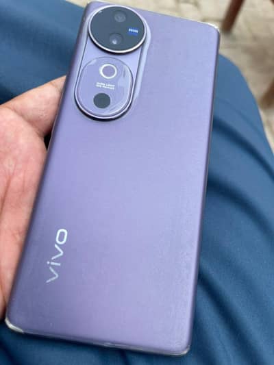 Vivo V40