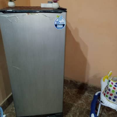 Dawlance Mini Refrigerator For Sale / Small Bedroom Size Fridge