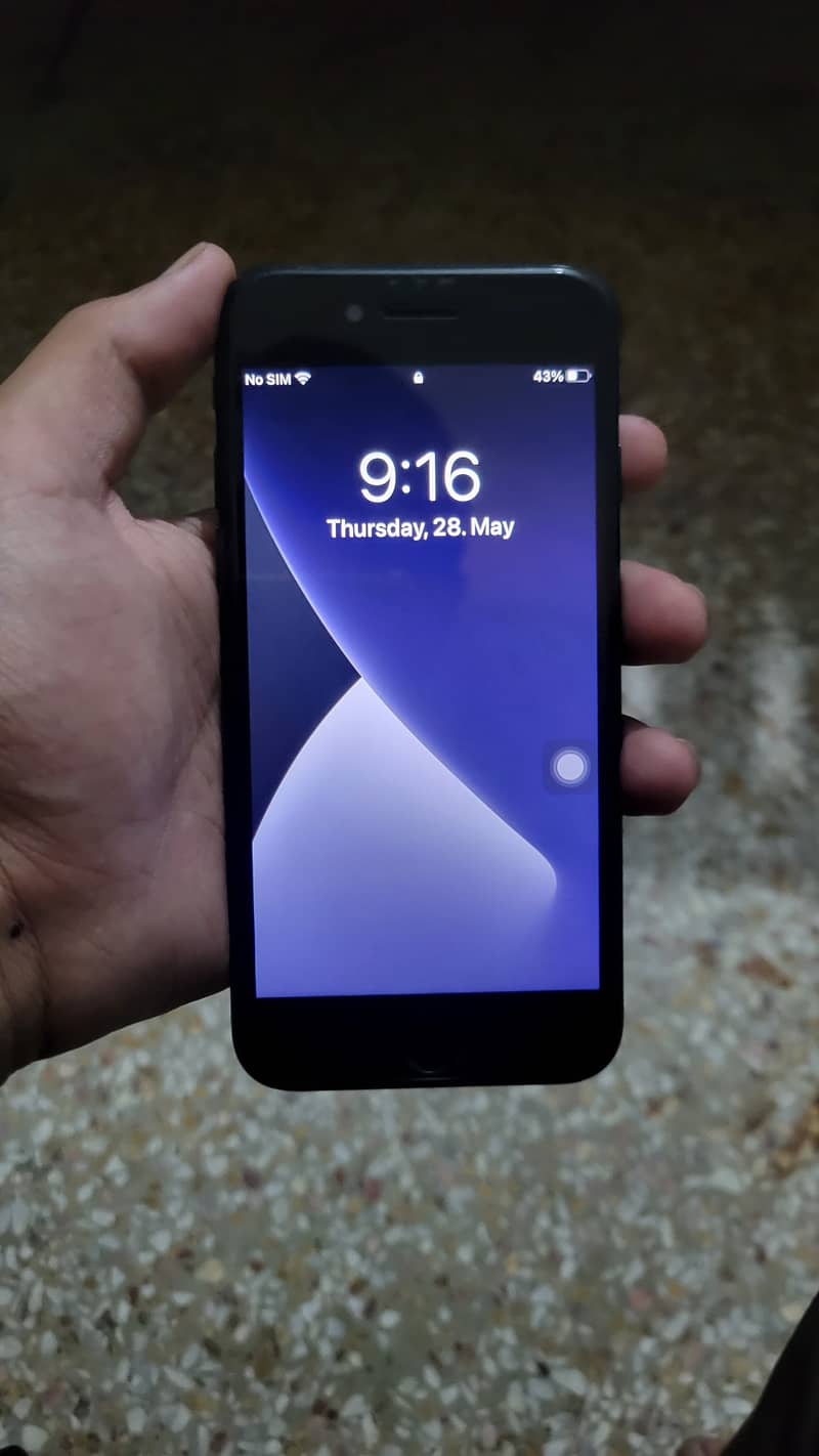 Apple iPhone 7 1