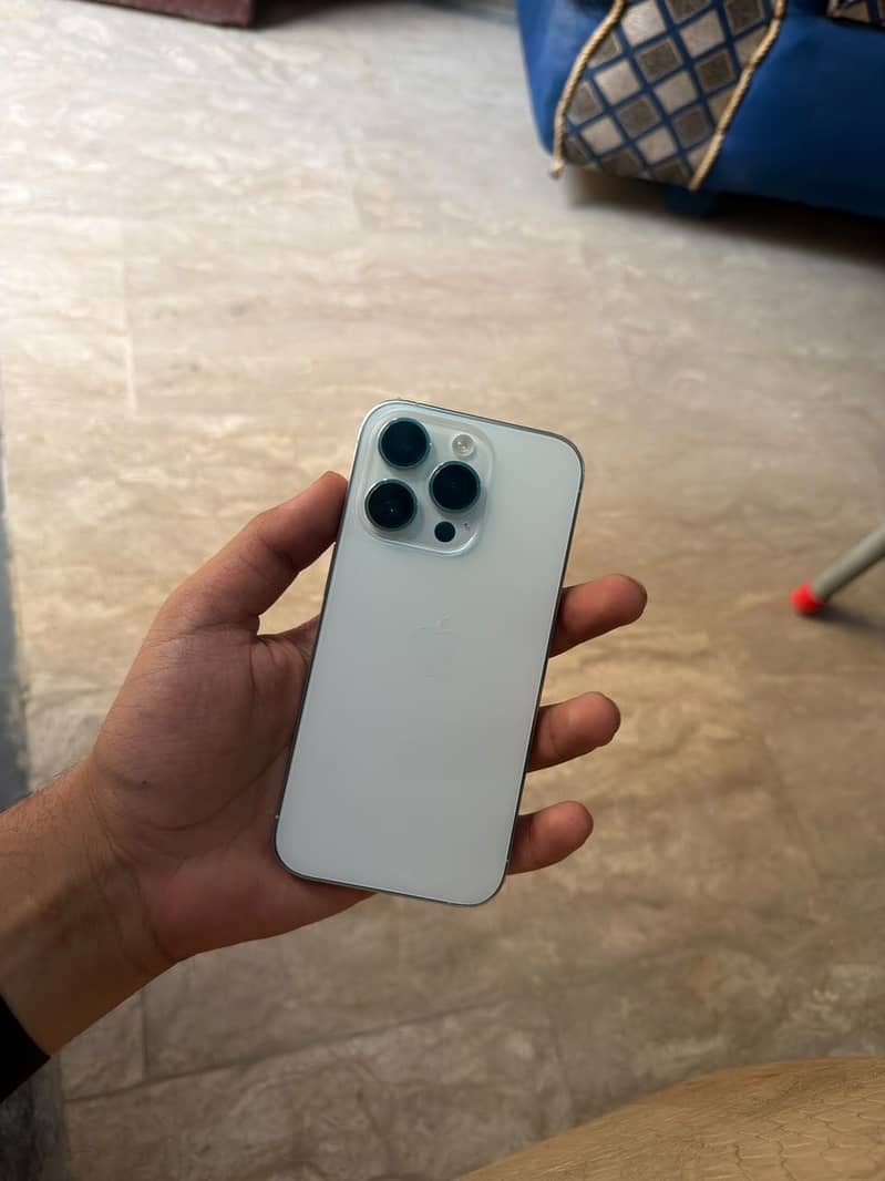 Apple iPhone 14 Pro 1