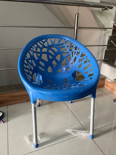 6 chairs and table for sale