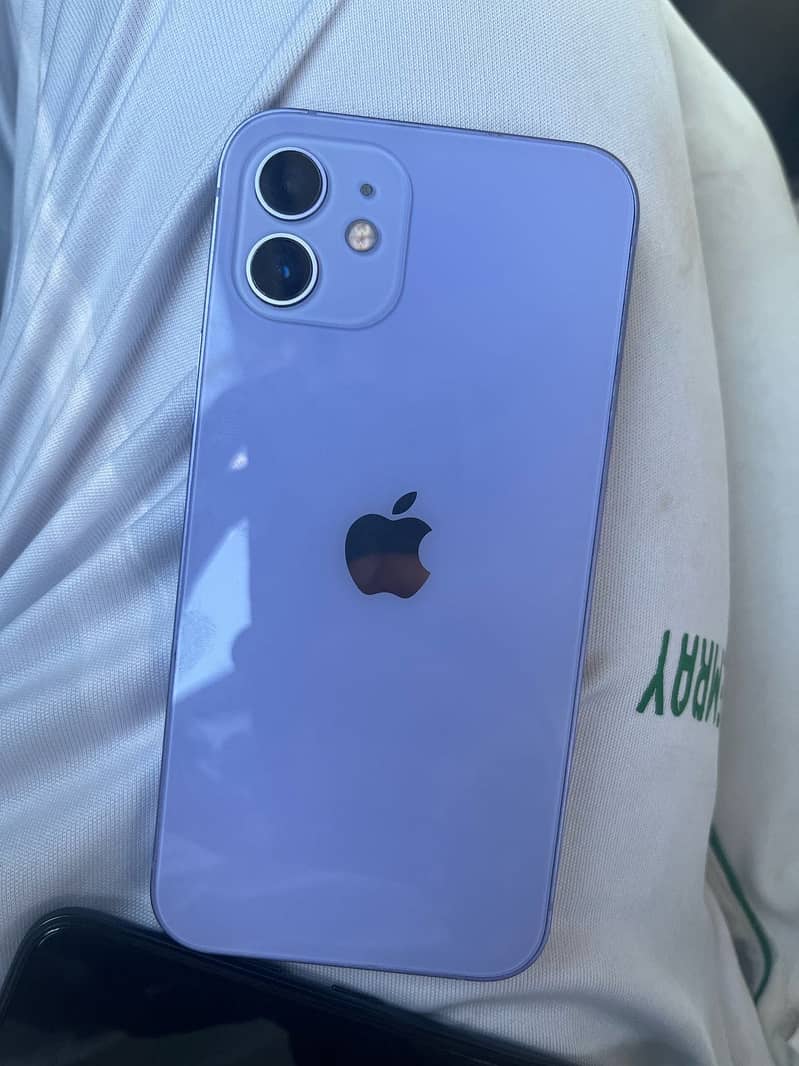 Apple iPhone 12 3