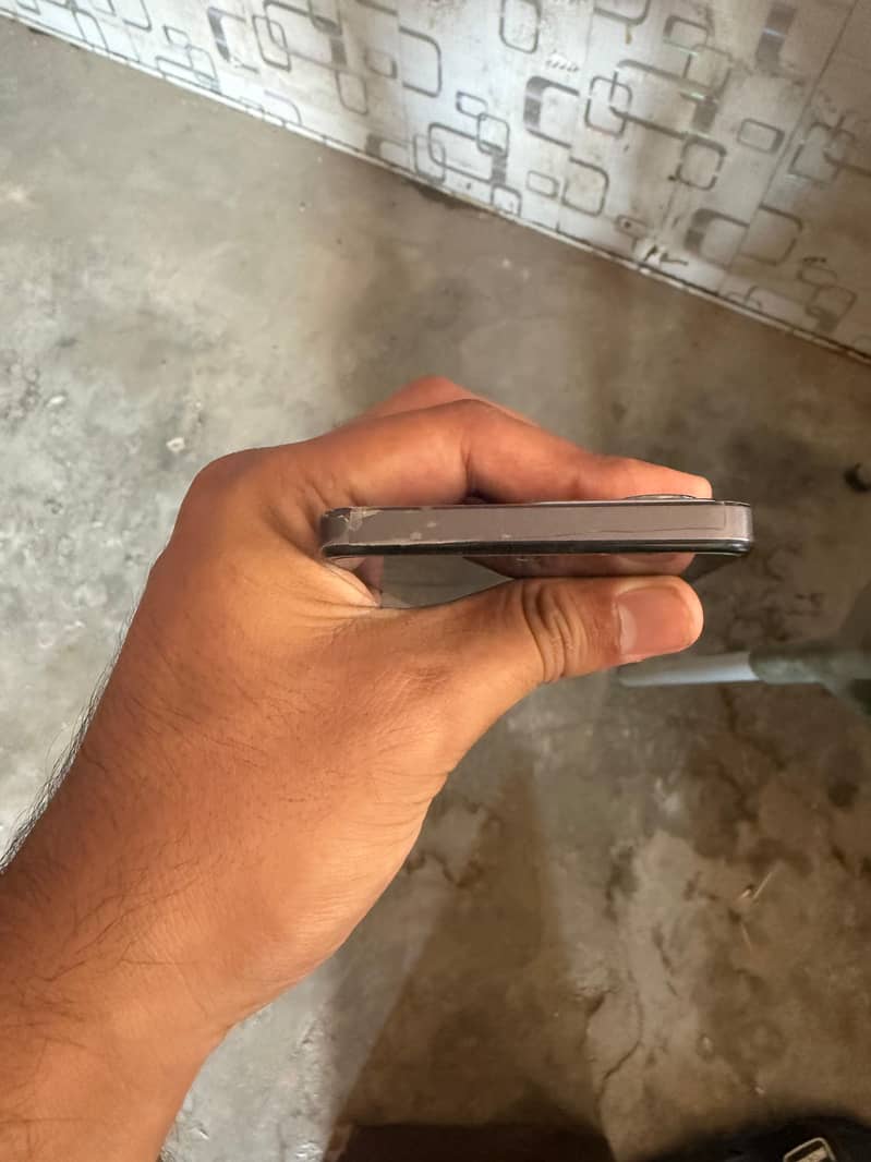 Realme C75 1