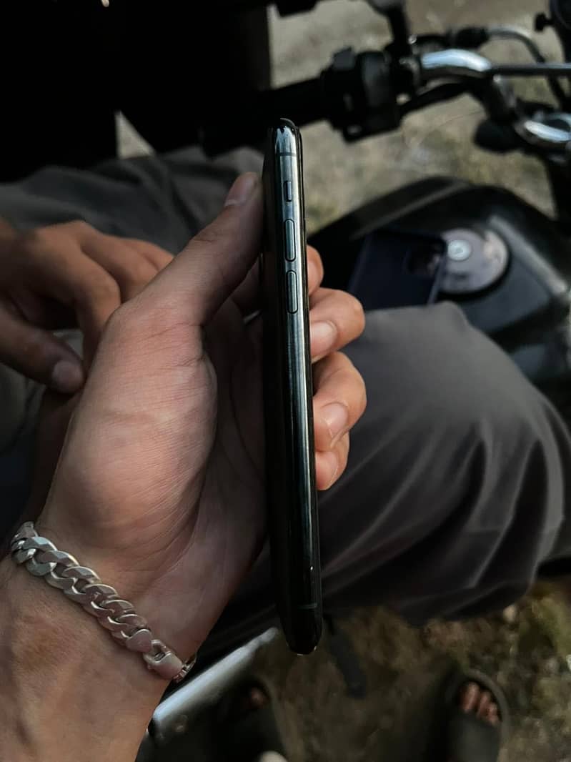 Apple iPhone 11 Pro 5