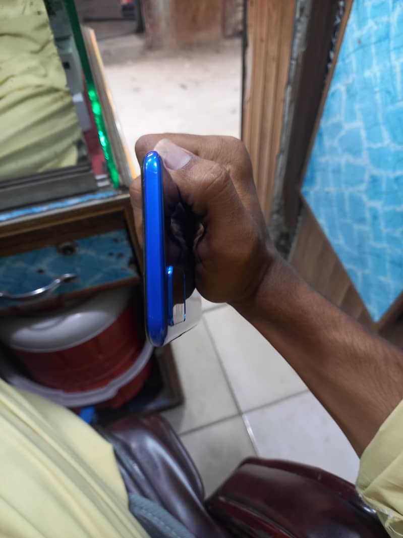 OPPO A54 4