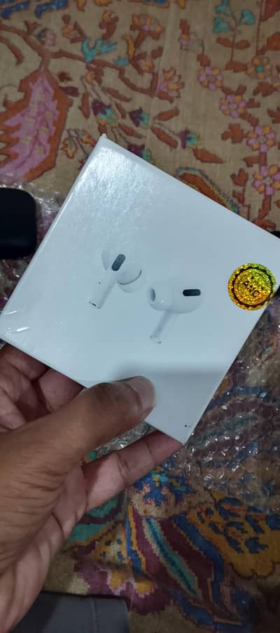 earbuds / earphones/wireless earbuds