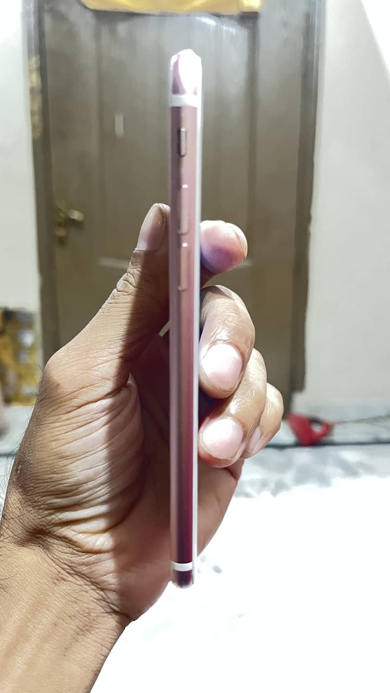 Apple iPhone 7 2