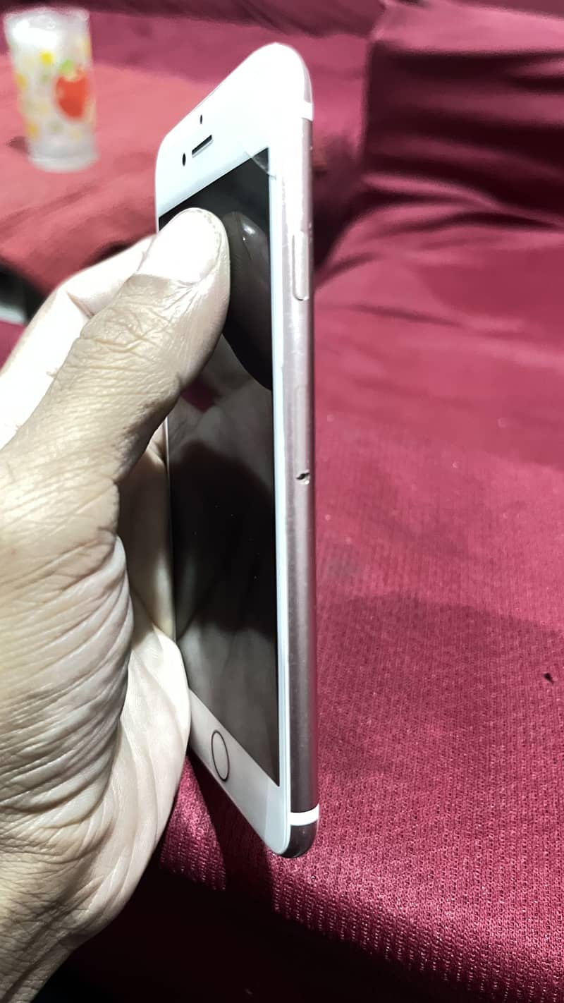 Apple iPhone 7 4