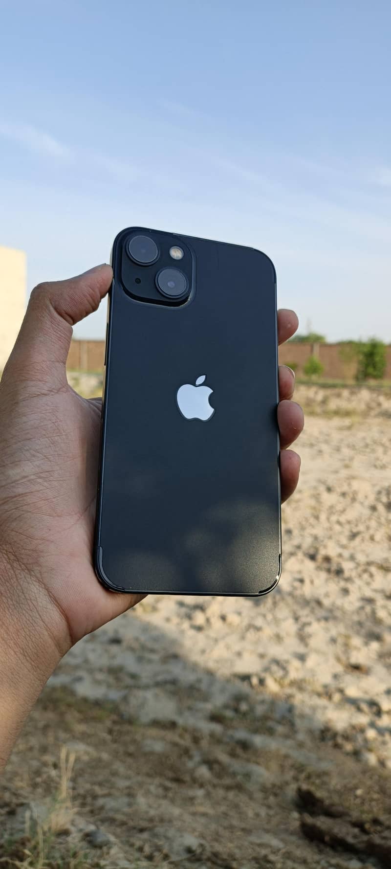 Apple iPhone 13 1