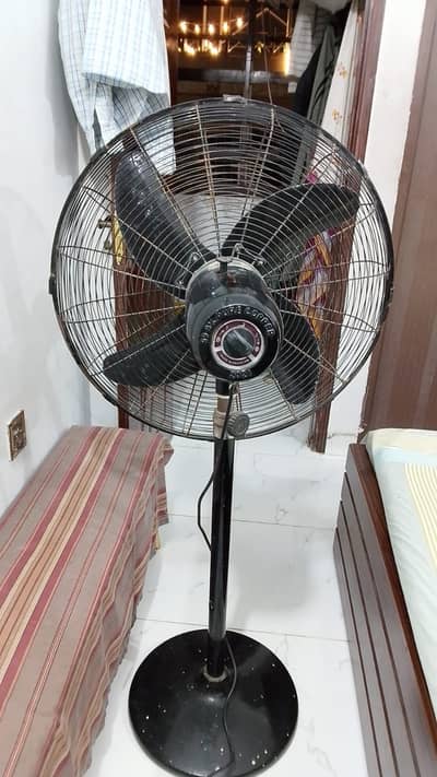 Pedestal fan for sale urgent