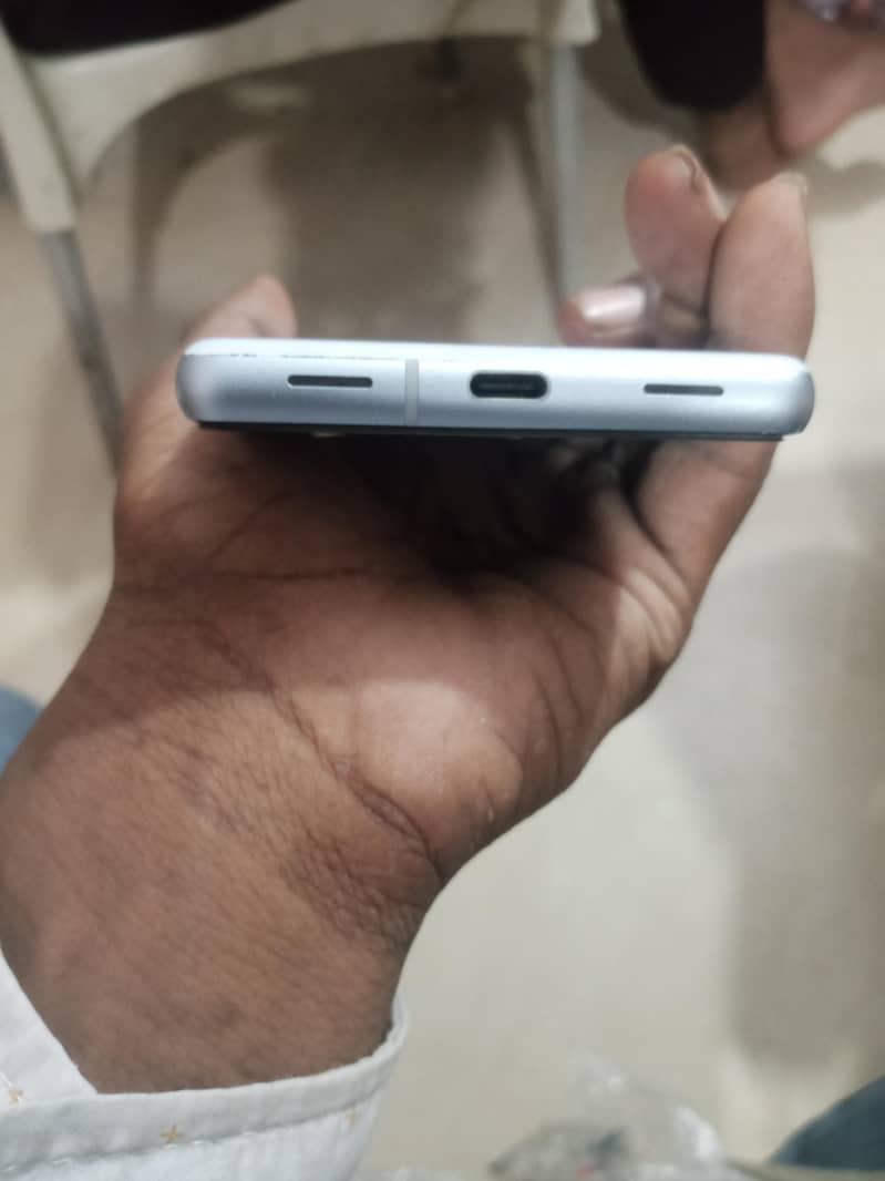 Google Pixel 7a 4