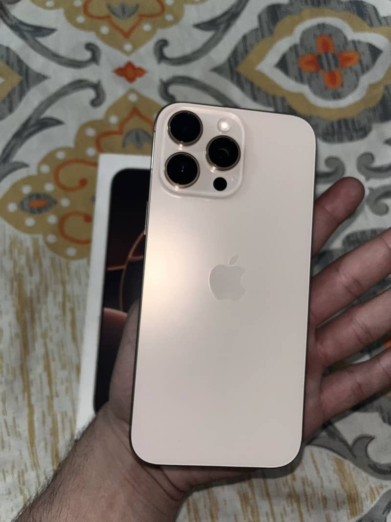 Apple iPhone 16 Pro Max 0