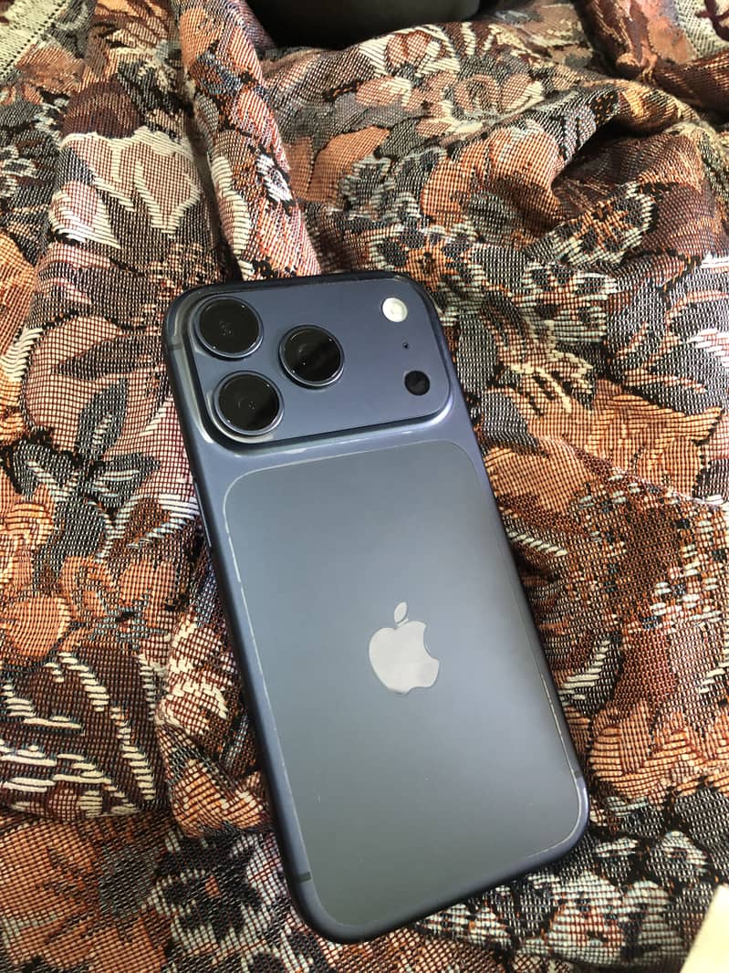 Apple iPhone 17 Pro 0