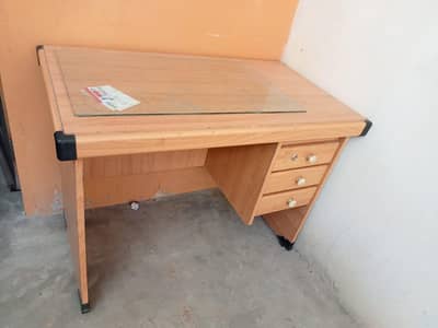 Wooden Table 1. x5 x 3x5 size
