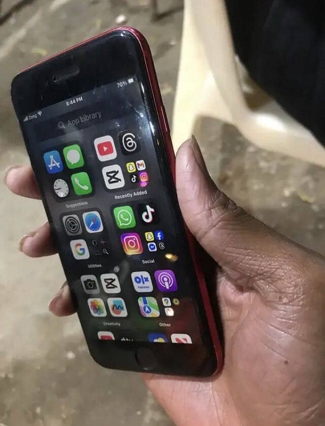 Apple iPhone 8 0