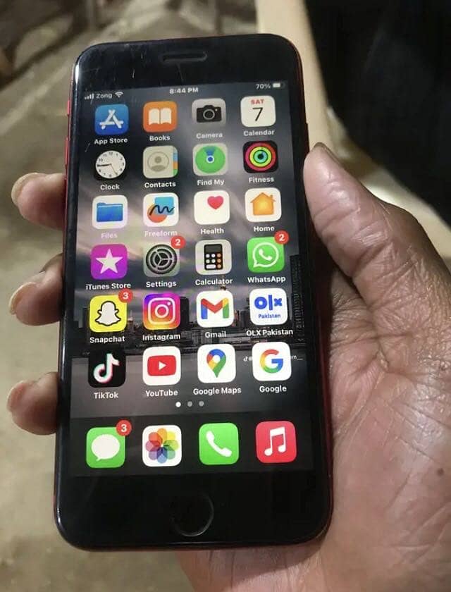 Apple iPhone 8 3