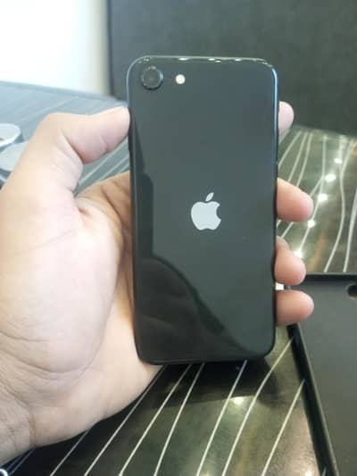 Apple iPhone SE