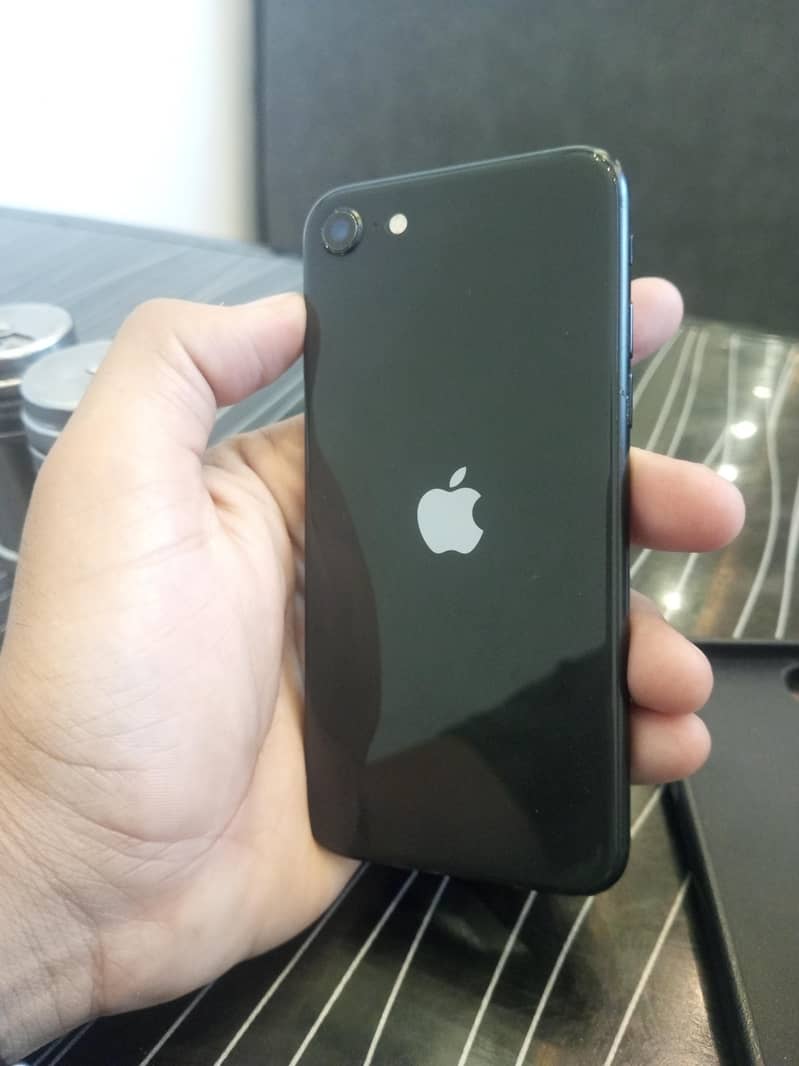 Apple iPhone SE 3