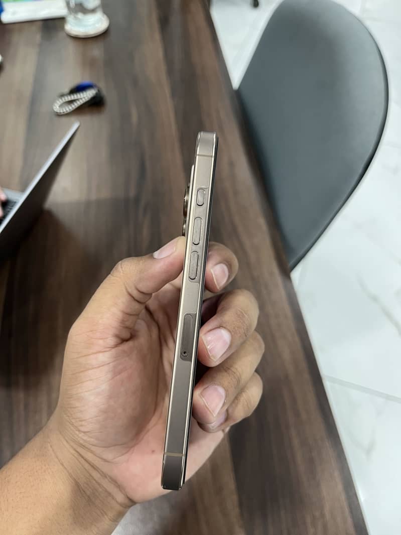 iPhone 16 Pro jv 3