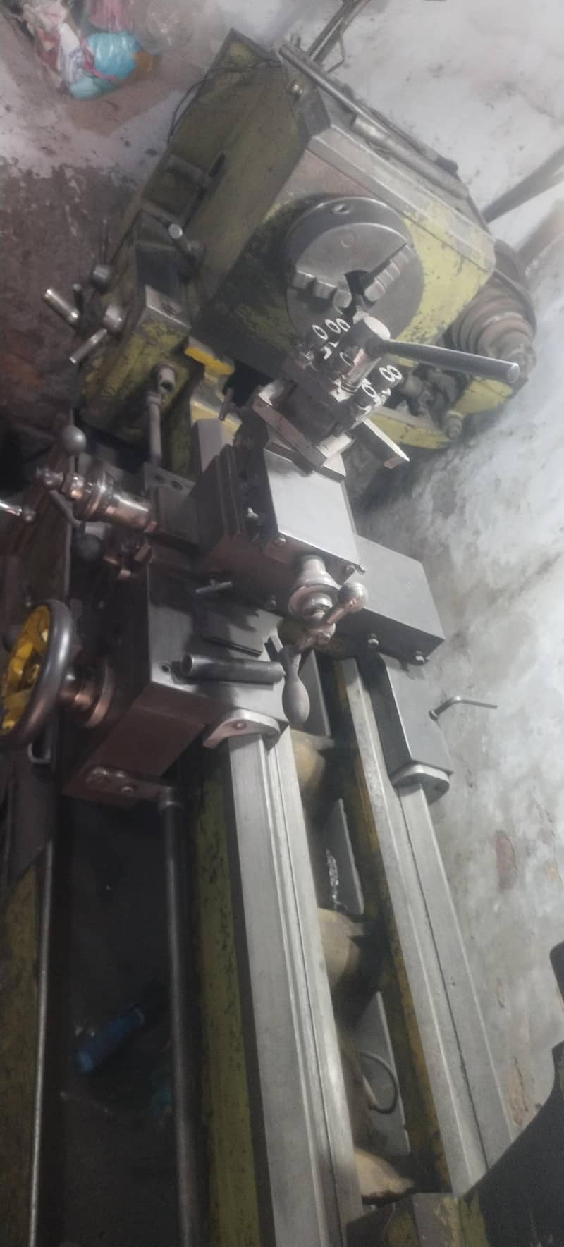 Lathe machine 0