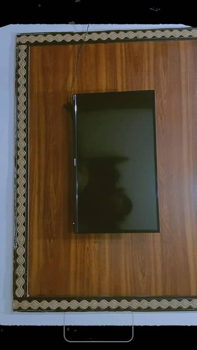 32 inch orient LED 10 by 10 condition works perfect,  original orient