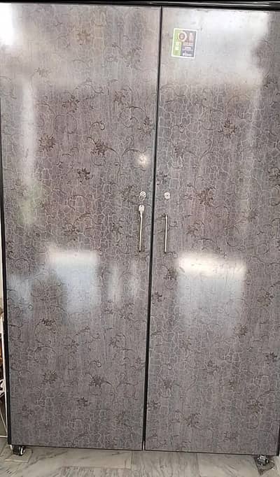 full size cupboard 2 doors