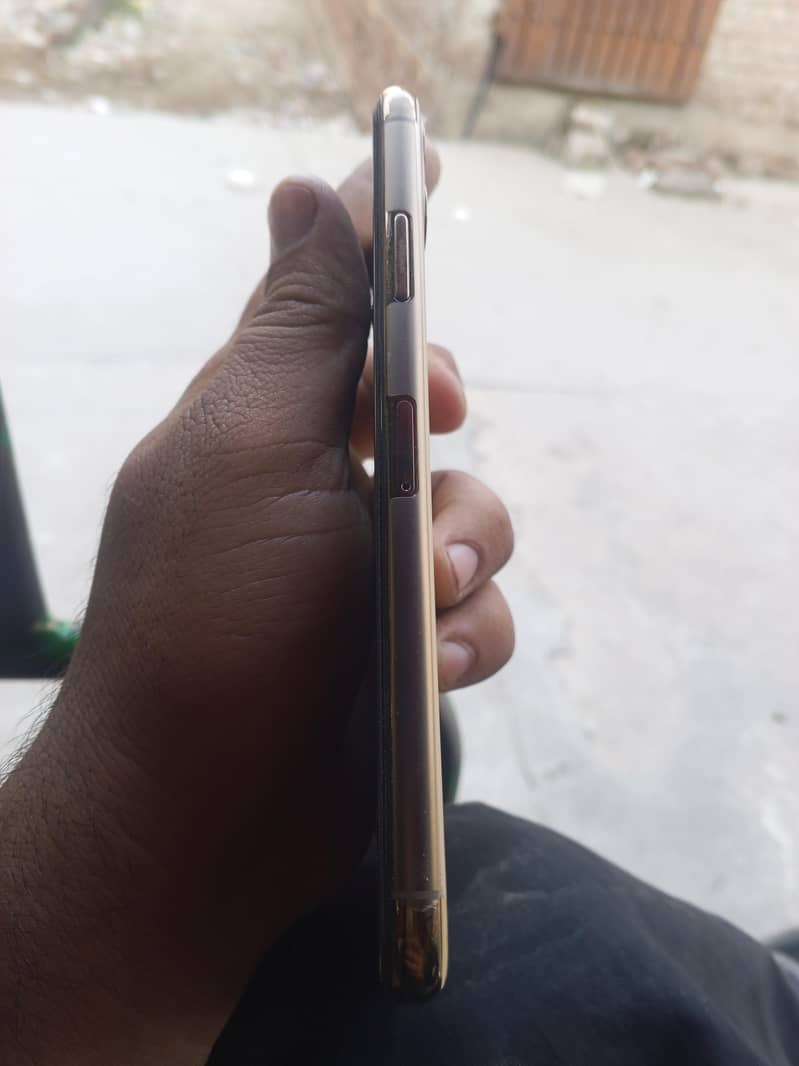 Apple iPhone 11 3